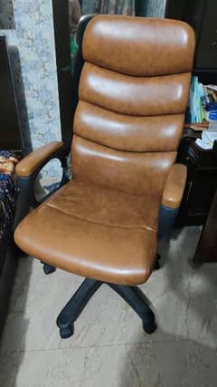 Office furniture for sale (Chair 25000 pkr) (table 15000 pkr)