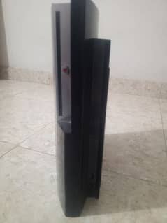 PS3 jailbreak uk edition with orignal power cable and 2games