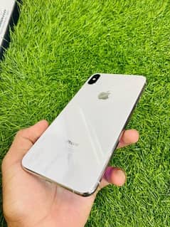 IPhone XsMax 256gb Fu only whatsapp and olx