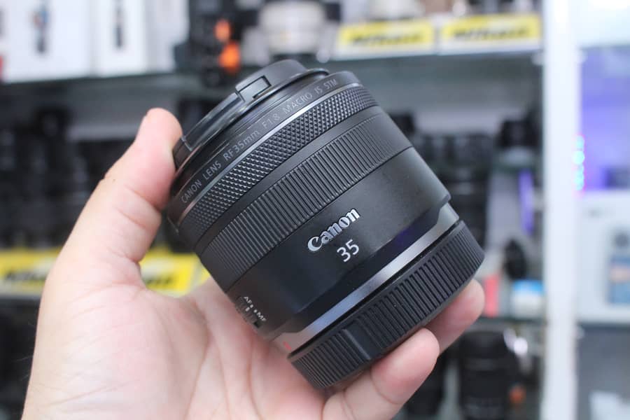 Canon RF 35mm 1.8 STM Lens 0