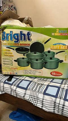 SET OF NON STICK PANS