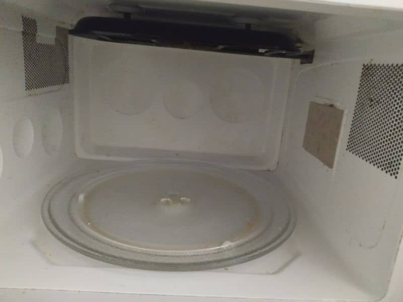 Microwave Oven Used 4