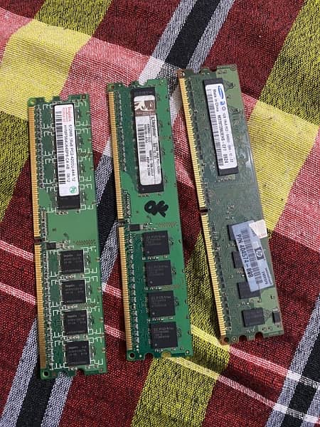 DDR 2 Ram 2gb jes bhai ko chia contact karay 03005553852 0