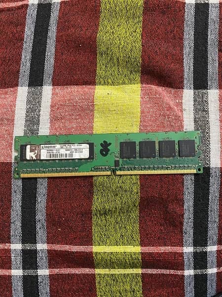 DDR 2 Ram 2gb jes bhai ko chia contact karay 03005553852 3