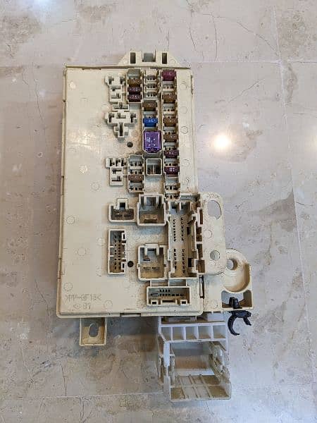 Daihatsu Mira Fuse box Kabuli 0