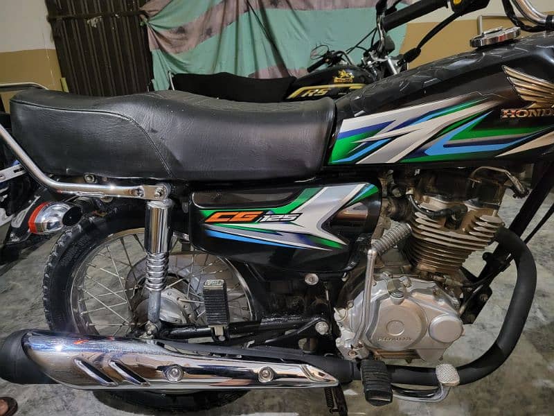 Honda CG 125 2023 Model Lush Condition 4