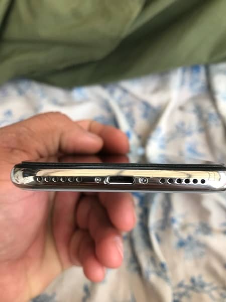 iPhone X 64 GB 4