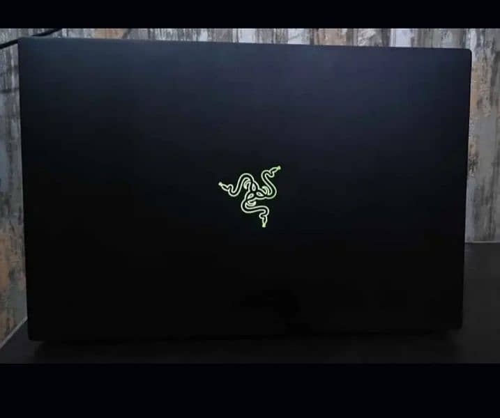 **Razer Blade 15 – i7-8750H, GTX 1070 Max-Q, FHD 240hz Gaming Laptop** 0