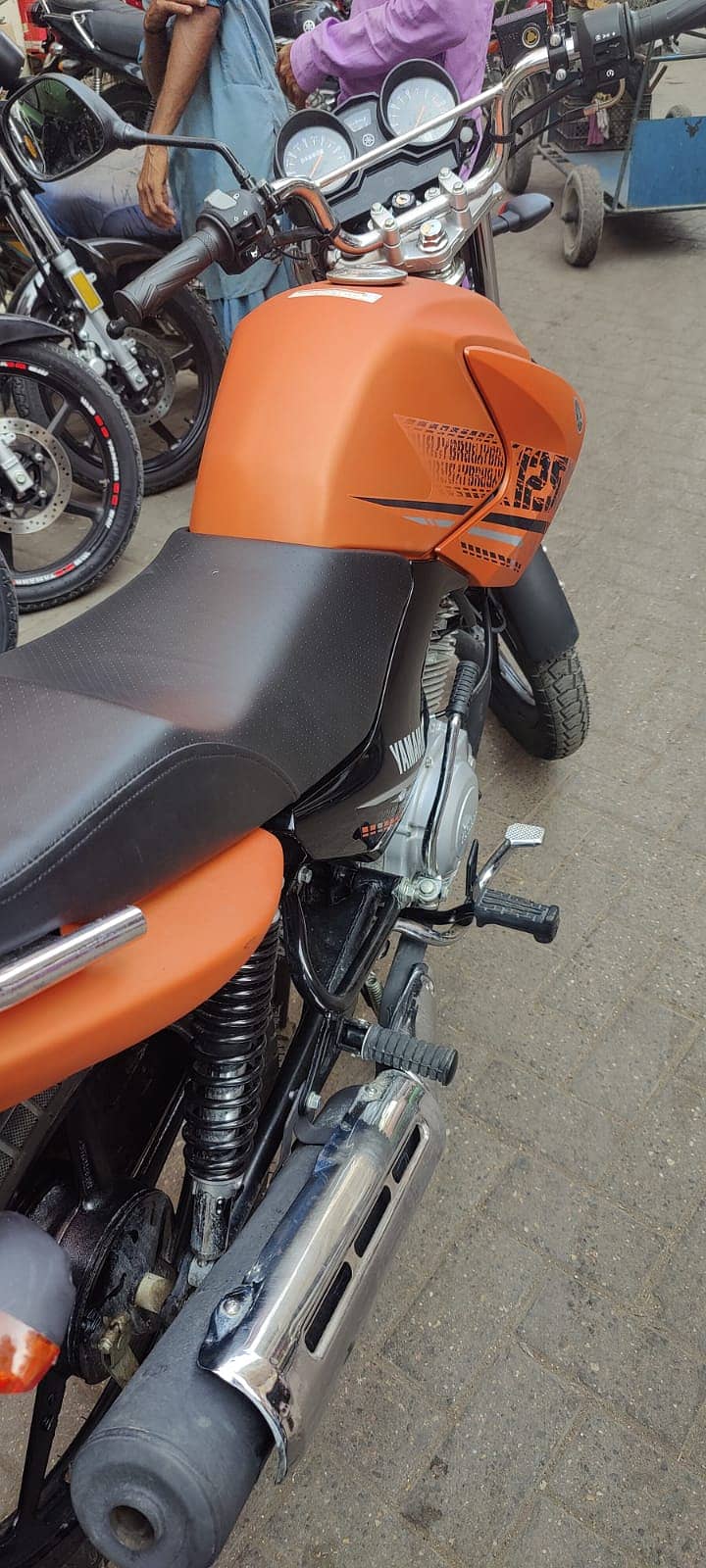 Yamaha YBR G for sale orange color 2024 Aplaid 5