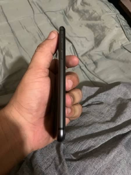 iphone 8 non pta 10/10 cndtion full genuine phone 2