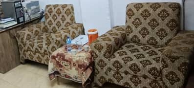 urgently 5 seater old sofa set sale