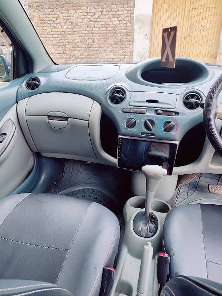 Toyota Vitz 2001 7