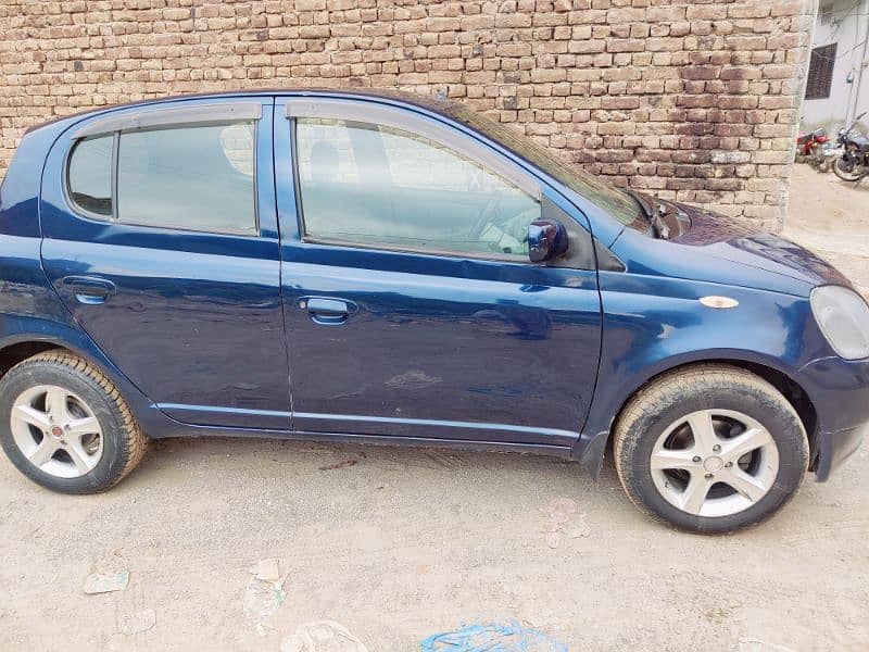 Toyota Vitz 2001 10