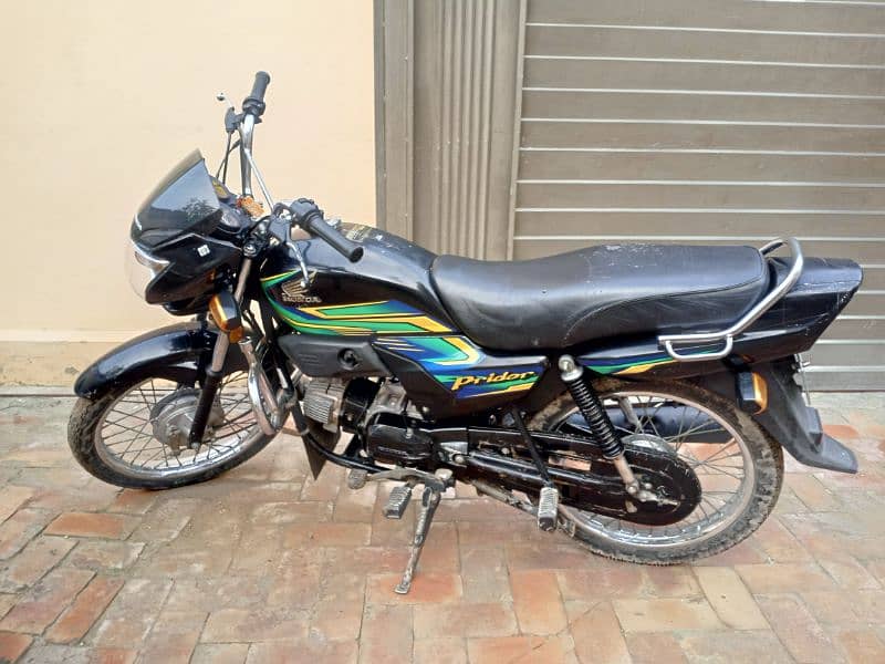 prider Honda black 2