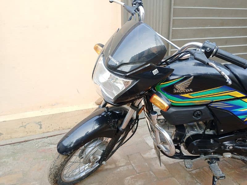 prider Honda black 3