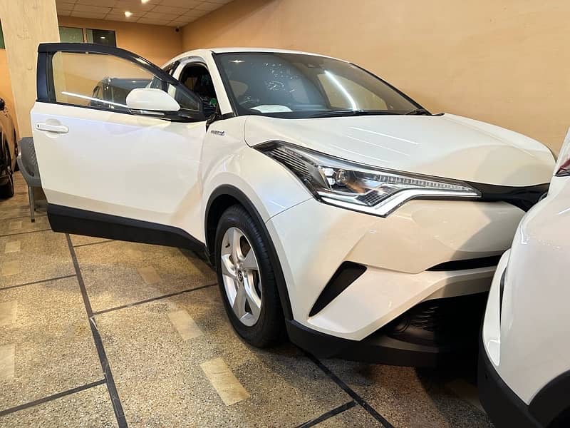 Toyota CHR 2019 4 Grade Import Fresh 2024 CHR 2018 CHR 2017 10