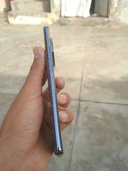 Tecno spark 20 pro plus 4