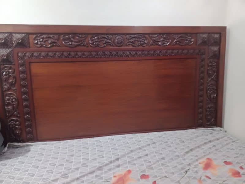 A king bed set without mattress 7