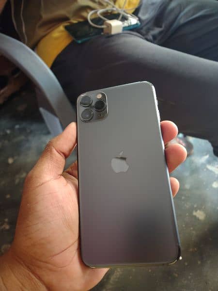 Iphone 11 pro max 4