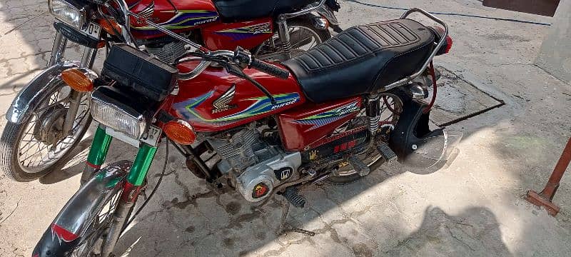 my Honda 125 2017 model nmbr vehari nmbr is for sale 1.30 0