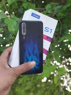 Vivo S1 Box with original 18wat Charger 128gb Conditon saaf ha