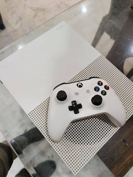 Xbox One S 3