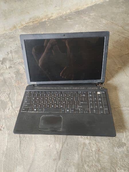 Toshiba core i3 3rd gen swing huke broken 10/7 condition 2