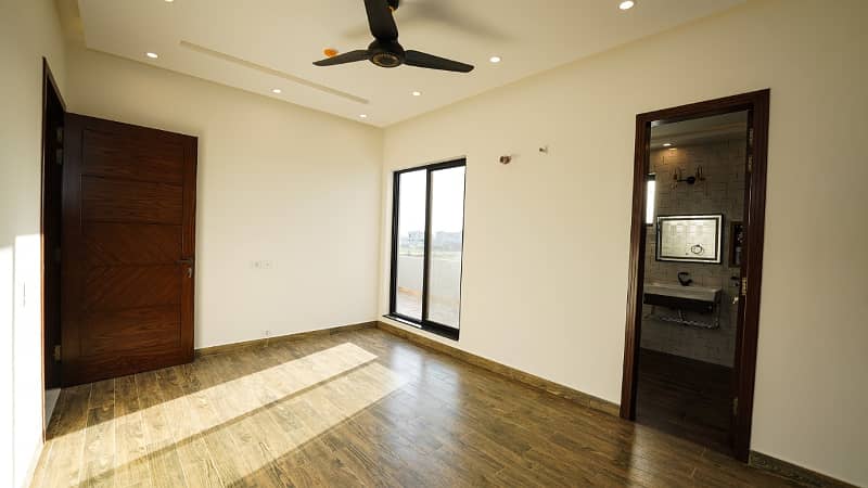 With Separate Entrance- 1 Kanal Stylish Upper Portion On Top Location For Rent in DHA Phase 5 Lahore 7