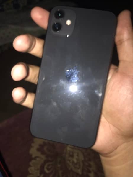 IPhone 11 black 9/10 64 gb non pta factory unlocked 2