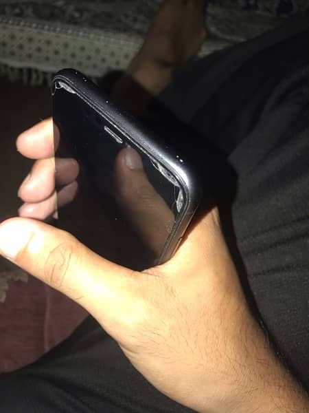 IPhone 11 black 9/10 64 gb non pta factory unlocked 5