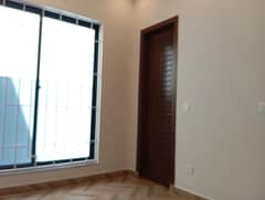 Separate Gate 3 Beds 1 Kanal Upper Portion For Rent In DHA Phase 6 Lahore 0