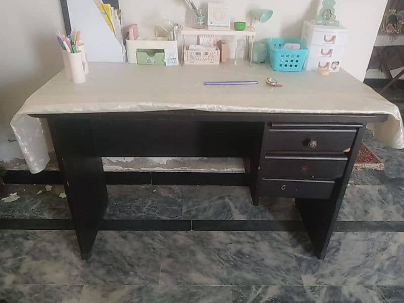 STUDY TABLE FOR SALE AT CHEAP 0