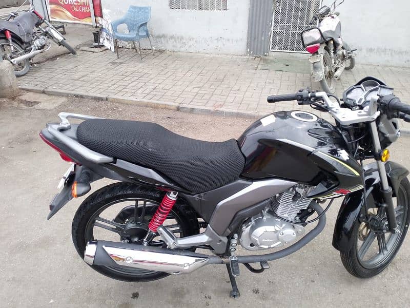 Suzuki gsx 125 4