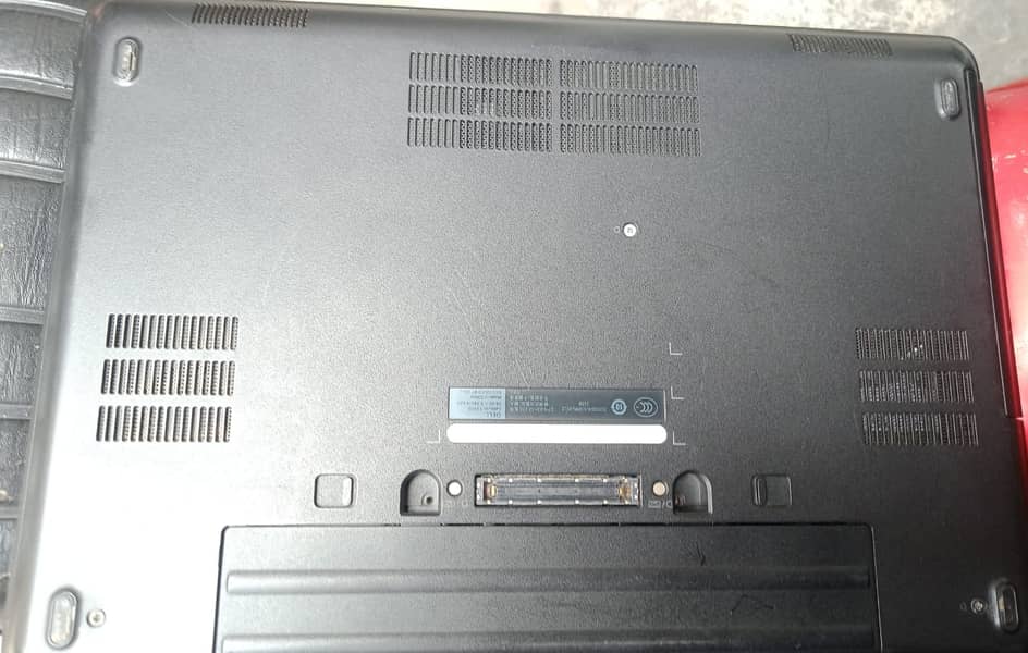 Dell Latitude E5440 4