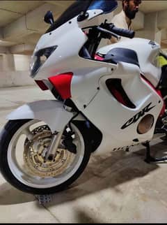 Honda CBR 600F4 model 4 Cylinder 2001 model Up for sale 0