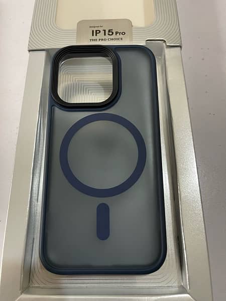 Iphone 15 Pro - 2 covers (1 Megsafe, 1 Simple) 0