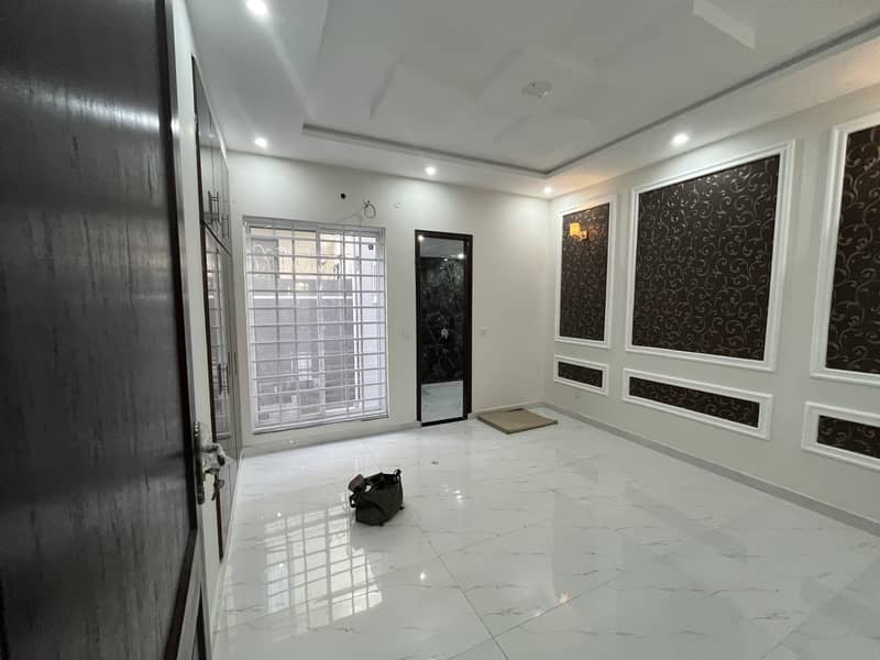 9 MARLA BEAUTIFUL DOUBLE STOREY HOUSE ON RENT IN NAWAB TOWN AT PRIME LOCATION 10