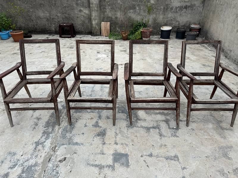 4 Wooden Chairs 1