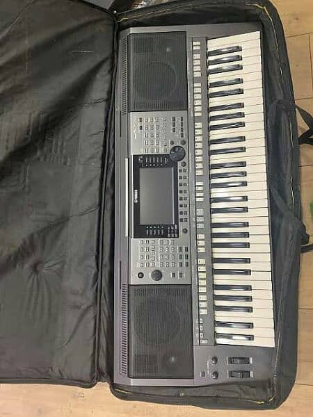 Yamaha psr s770 piano with indian expention loaded  keyboard 2