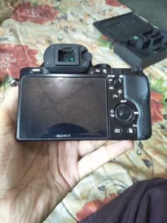 Sony Alpha S7 full Frame (Description Lazmi Dakhen)