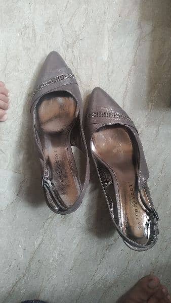 karen scott sandals just one time used 1