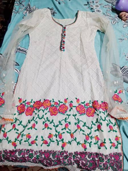 dresses in new and good condition 1