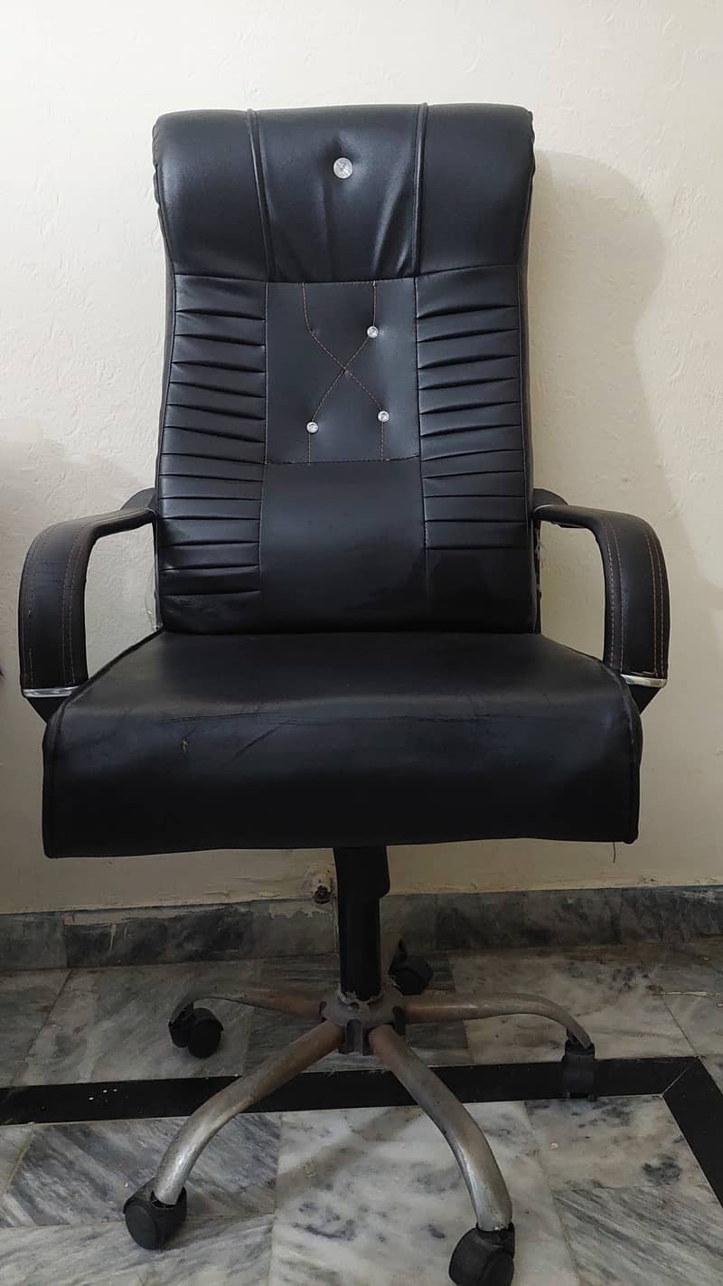 Office Executive Revolving Chair - Jet Black Color - Leather Foam Seat 0