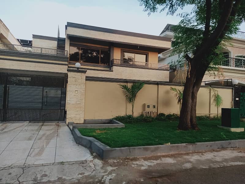 F8/3 500 Sq Yard Beautiful House For Sale 0