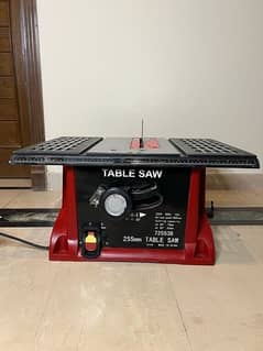 Table saw with blade