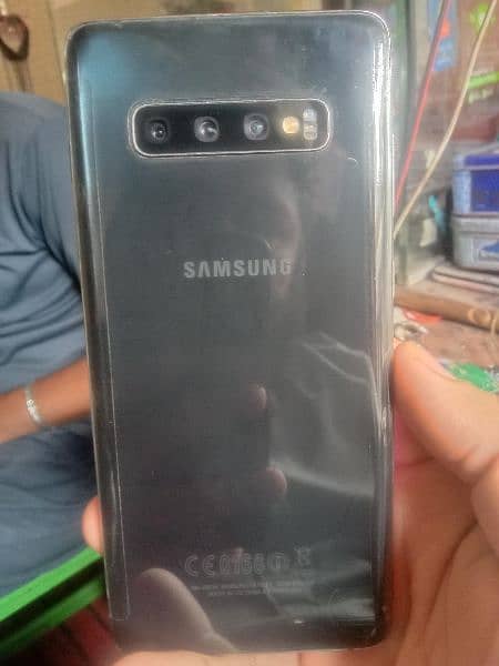 Samsung S10+ 1