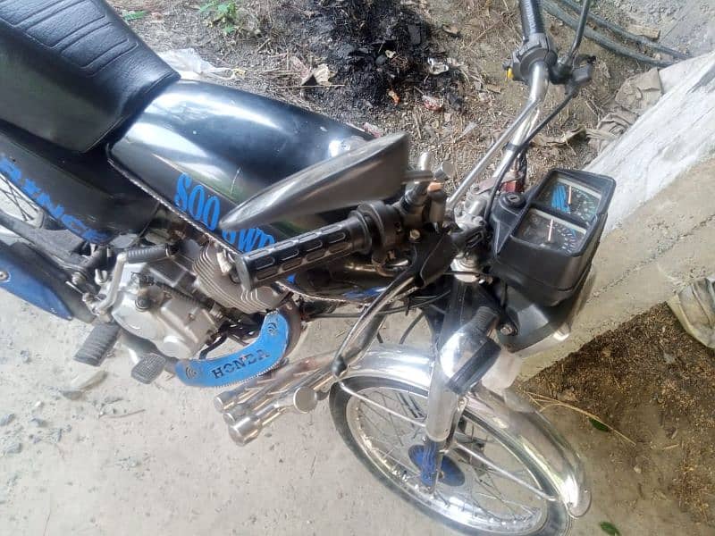 Honda 125 Bike 8