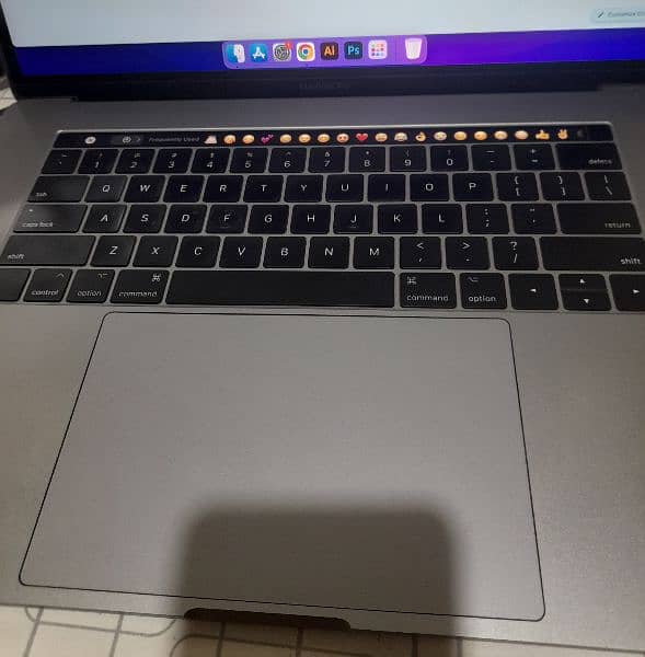 macbook pro 2017 i7 16GB Ram 256GB SSD 2GB Dedicated graphic card 2