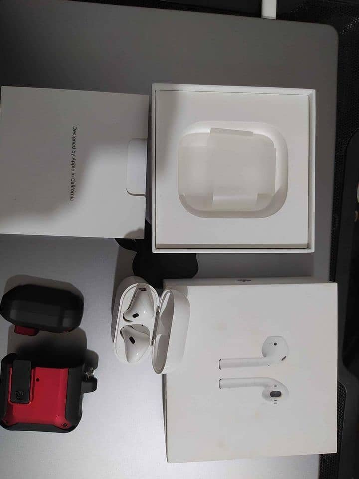 Apple AirPods 2nd Gen 1