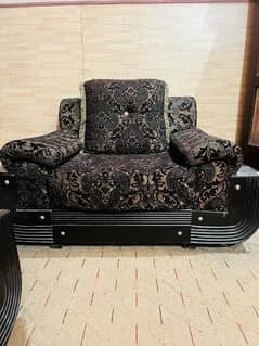 6 Seater Sofa *Final Price 25000*